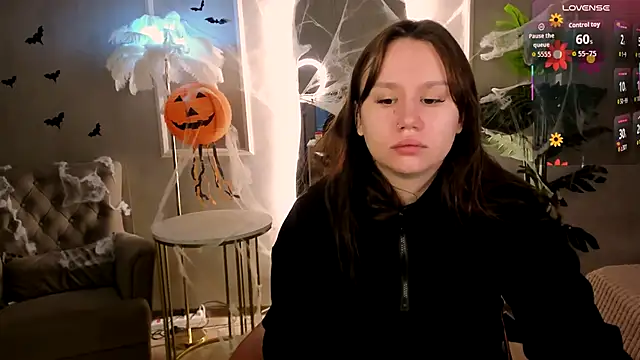 Snapshot of Alisia_Mars chatting on 10-19-25, 05:19 Alisia Mars online show from 10-19-25, 05:19