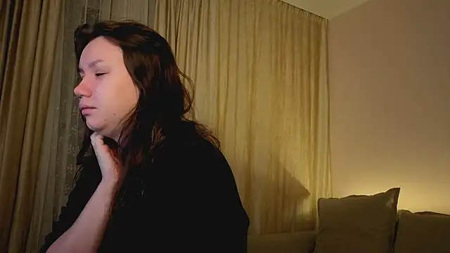 Snapshot of Alisia_Mars chatting on 11-14-25, 04:22 Alisia Mars online show from 11-14-25, 04:22