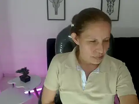 Milf karlye online show from 02-19-25, 09:17