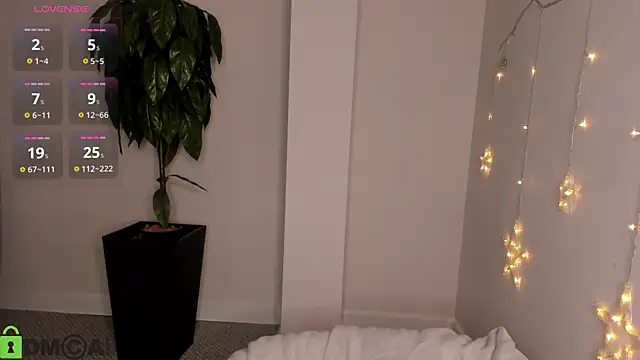 Jennifer Wadee online show from 12-22-25, 05:15