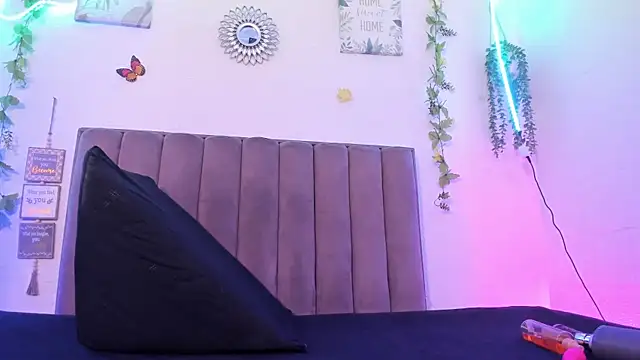 Snapshot of DeisyHarper chatting on 10-30-25, 06:26 DeisyHarper online show from 10-30-25, 06:26