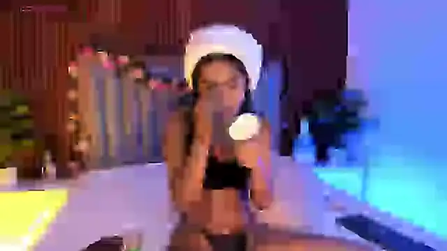 Snapshot of Lucy_Frazier chatting on 12-27-24, 12:01 Lucy Frazier online show from 12-27-24, 12:01