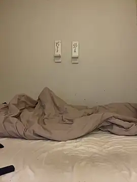 Snapshot of Mandispandis1 chatting on 12-22-25, 11:24 Mandispandis1 online show from 12-22-25, 11:24