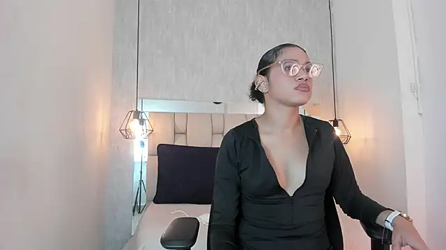 Snapshot of Alahia_Baiter chatting on 12-10-24, 11:32 Alahia Baiter online show from 12-10-24, 11:32