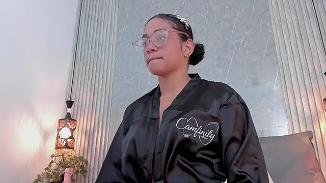 Snapshot of Alahia_Baiter chatting on 12-20-24, 05:40 Alahia Baiter online show from 12-20-24, 05:40