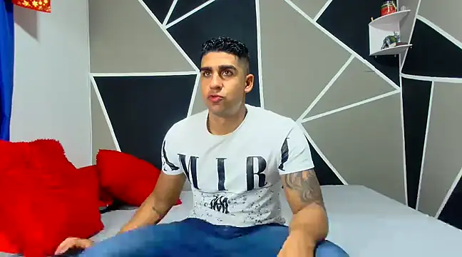 Snapshot of astrom_greyy chatting on 12-19-24, 06:45 astrom greyy online show from 12-19-24, 06:45