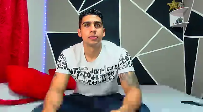 Snapshot of astrom_greyy chatting on 01-10-25, 08:37 astrom greyy online show from 01-10-25, 08:37