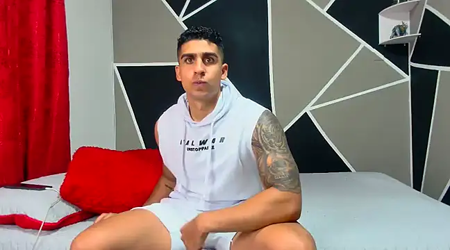 Snapshot of astrom_greyy chatting on 01-16-25, 01:58 astrom greyy online show from 01-16-25, 01:58