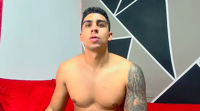 Snapshot of astrom_greyy chatting on 02-09-25, 01:22 astrom greyy online show from 02-09-25, 01:22