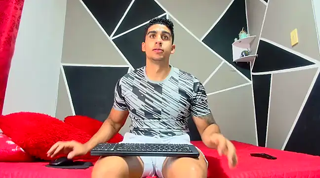 Snapshot of astrom_greyy chatting on 03-10-25, 08:23 astrom greyy online show from 03-10-25, 08:23