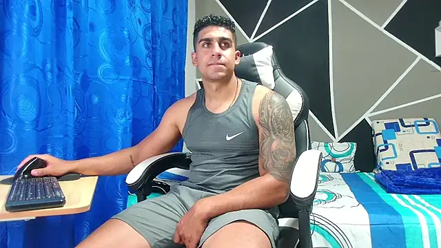 Snapshot of astrom_greyy chatting on 10-10-25, 10:31 astrom greyy online show from 10-10-25, 10:31