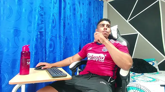 Snapshot of astrom_greyy chatting on 10-29-25, 11:39 astrom greyy online show from 10-29-25, 11:39