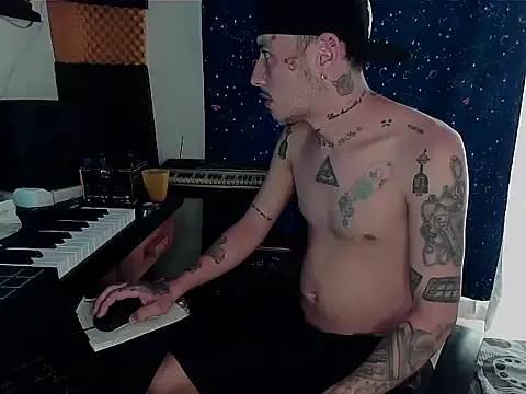 Snapshot of patrik_tattoo_ chatting on 01-07-25, 02:41 patrik tattoo online show from 01-07-25, 02:41