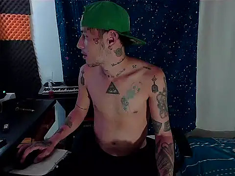 Snapshot of patrik_tattoo_ chatting on 01-09-25, 03:47 patrik tattoo online show from 01-09-25, 03:47