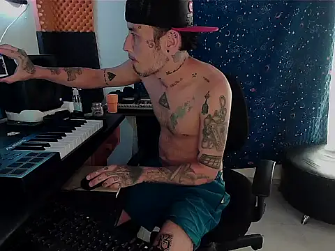 Snapshot of patrik_tattoo_ chatting on 02-17-25, 08:04 patrik tattoo online show from 02-17-25, 08:04