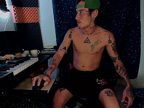 Snapshot of patrik_tattoo_ chatting on 03-02-25, 11:20 patrik tattoo online show from 03-02-25, 11:20