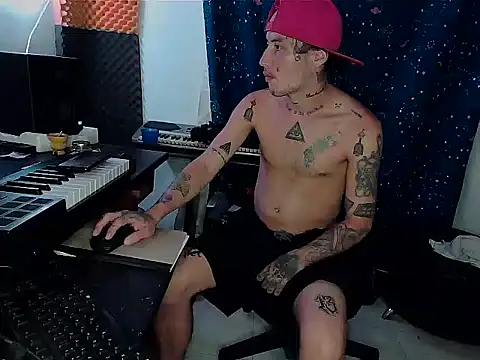 Snapshot of patrik_tattoo_ chatting on 03-18-25, 04:47 patrik tattoo online show from 03-18-25, 04:47