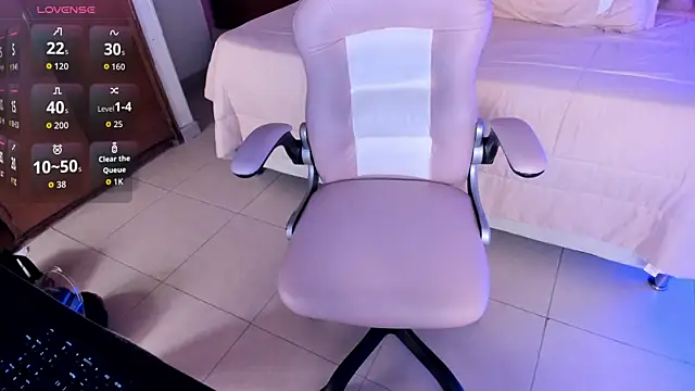 Kitty Pam online show from 10-24-25, 08:05