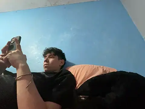 Omaaaaaaa00001 online show from 02-12-25, 07:24