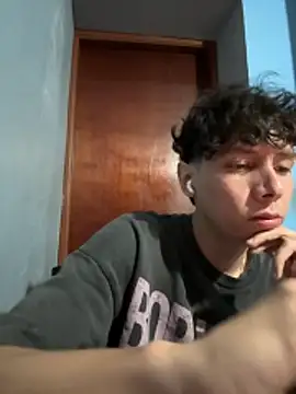 Omaaaaaaa00001 online show from 11-19-25, 07:47