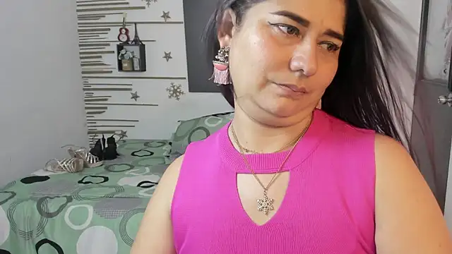 Snapshot of alinabozz1 chatting on 10-03-25, 02:19 alinabozz1 online show from 10-03-25, 02:19