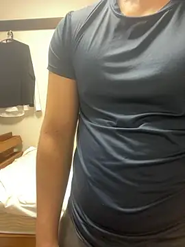 YU-KI00 online show from 10-28-25, 12:19