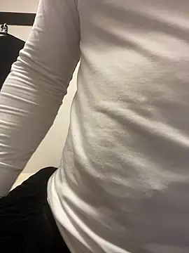 YU-KI00 online show from 11-13-25, 09:30