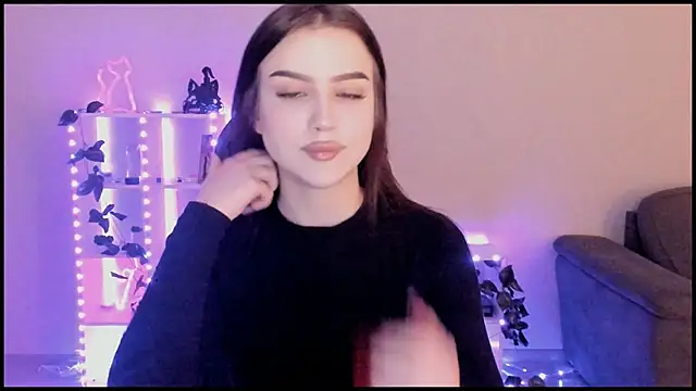 Snapshot of Melanie_N chatting on 12-11-24, 11:19 Melanie N online show from 12-11-24, 11:19