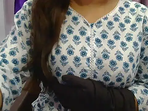 cutie-taara online show from 12-30-24, 05:04