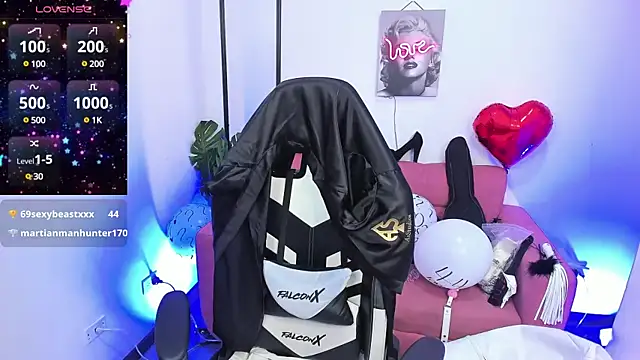 Snapshot of blackberrys_ chatting on 02-17-25, 11:55 blackberrys online show from 02-17-25, 11:55