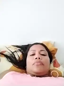 Snapshot of KarenGuzman_ chatting on 12-04-24, 09:35 KarenGuzman online show from 12-04-24, 09:35