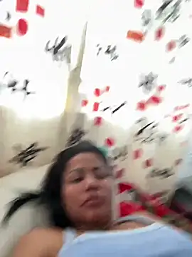 Snapshot of KarenGuzman_ chatting on 03-12-25, 02:01 KarenGuzman online show from 03-12-25, 02:01