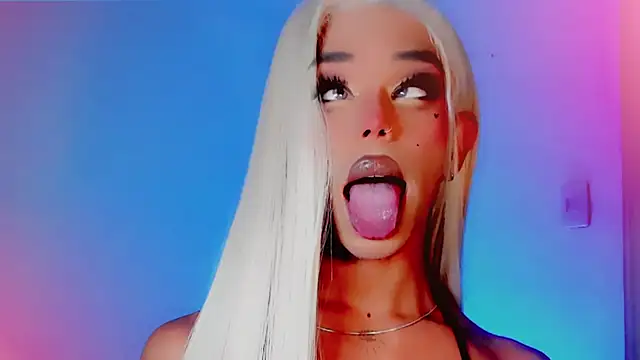 DanniLee  online show from 10-27-25, 10:25