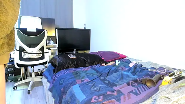 ENGLISHEMILY 69 online show from 01-31-25, 11:56