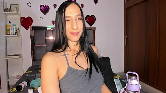 Snapshot of Carol_M8 chatting on 02-19-25, 02:33 Carol M8 online show from 02-19-25, 02:33