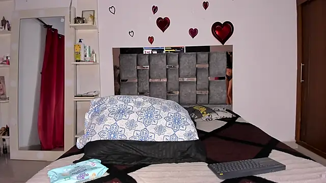 Snapshot of Carol_M8 chatting on 03-01-25, 04:15 Carol M8 online show from 03-01-25, 04:15