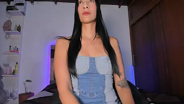 Snapshot of Carol_M8 chatting on 10-06-25, 03:04 Carol M8 online show from 10-06-25, 03:04