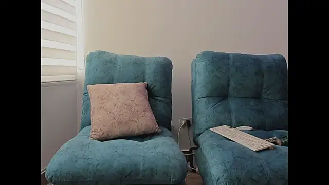 Snapshot of tamy_ian chatting on 11-28-25, 01:47 tamy ian online show from 11-28-25, 01:47