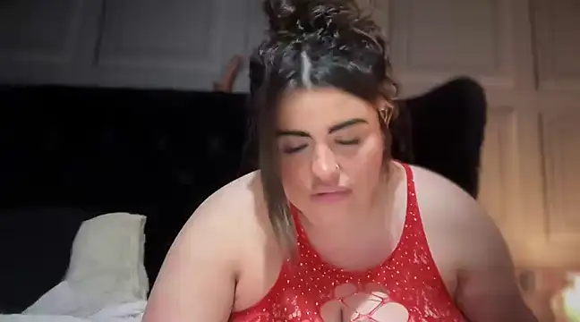 Snapshot of curvybabesx1 chatting on 03-07-25, 07:27 curvybabesx1 online show from 03-07-25, 07:27