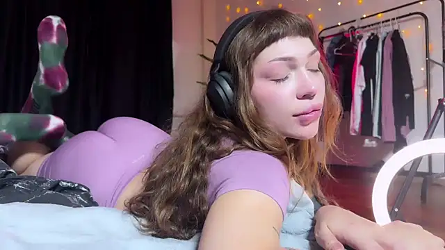 Snapshot of PaulaPratt chatting on 12-07-24, 03:52 PaulaPratt online show from 12-07-24, 03:52