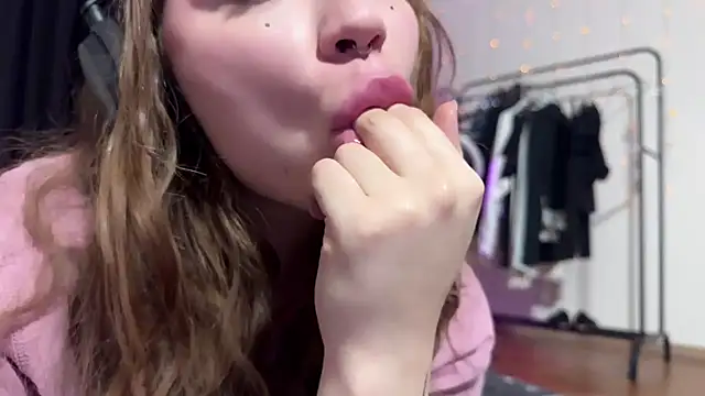 Snapshot of PaulaPratt chatting on 12-12-24, 12:22 PaulaPratt online show from 12-12-24, 12:22