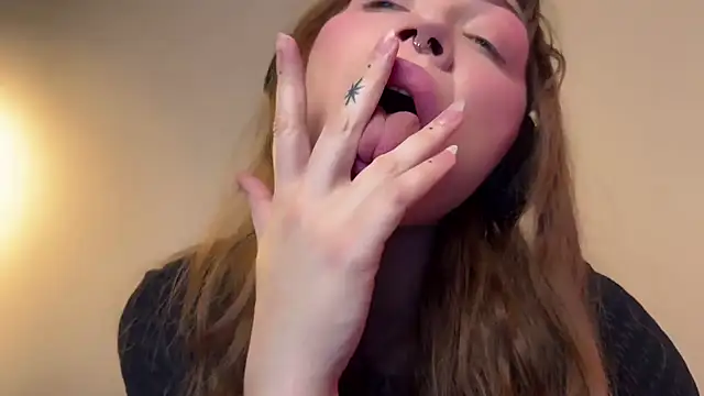 Snapshot of PaulaPratt chatting on 01-14-25, 04:25 PaulaPratt online show from 01-14-25, 04:25