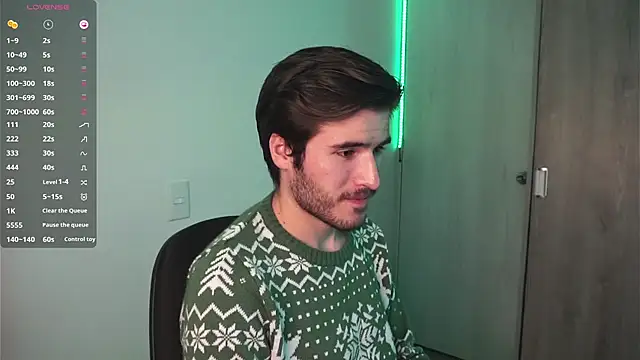 Snapshot of Tony_Wylie chatting on 12-10-24, 06:11 Tony Wylie online show from 12-10-24, 06:11