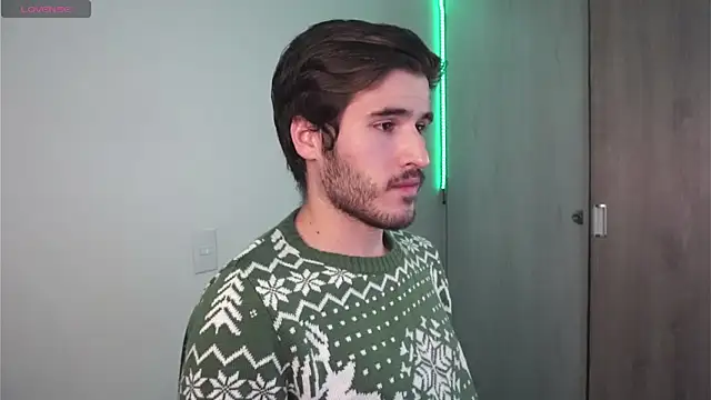 Snapshot of Tony_Wylie chatting on 12-12-24, 03:10 Tony Wylie online show from 12-12-24, 03:10