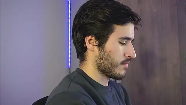 Snapshot of Tony_Wylie chatting on 12-14-24, 03:51 Tony Wylie online show from 12-14-24, 03:51