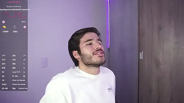 Snapshot of Tony_Wylie chatting on 12-18-24, 05:26 Tony Wylie online show from 12-18-24, 05:26