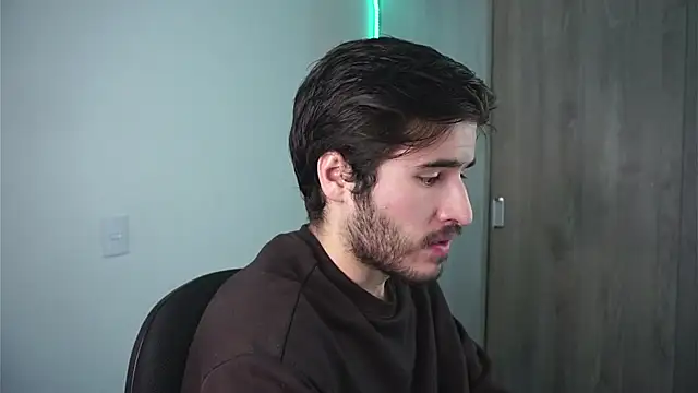 Snapshot of Tony_Wylie chatting on 12-19-24, 03:07 Tony Wylie online show from 12-19-24, 03:07