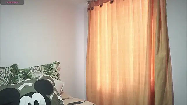 Snapshot of Tony_Wylie chatting on 01-03-25, 01:03 Tony Wylie online show from 01-03-25, 01:03