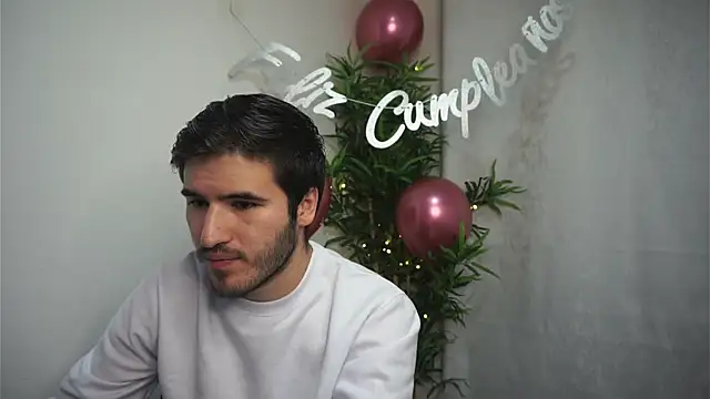 Snapshot of Tony_Wylie chatting on 02-18-25, 11:33 Tony Wylie online show from 02-18-25, 11:33