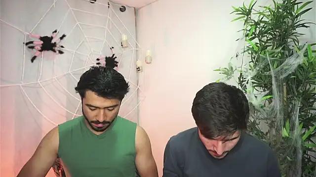 Snapshot of Tony_Wylie chatting on 10-16-25, 10:33 Tony Wylie online show from 10-16-25, 10:33